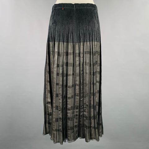 ISSEY MIYAKE Size M Black Grey Polyester Blend Stripe Pleated Long Skirt