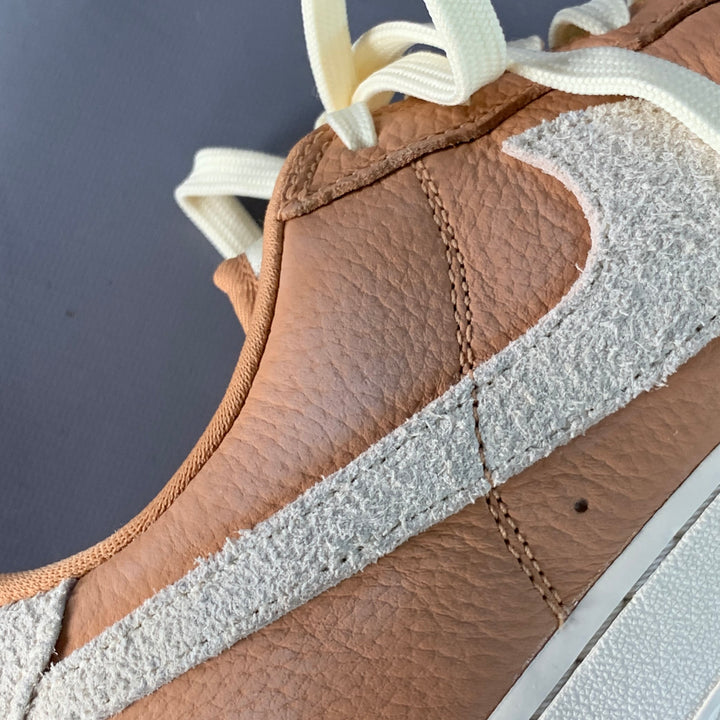 NIKE AIR Size 10.5 Orange White Logo Leather Chunky Sole Sneakers