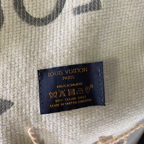 LOUIS VUITTON Size One Size Grey Cream Logo Cashmere Scarves