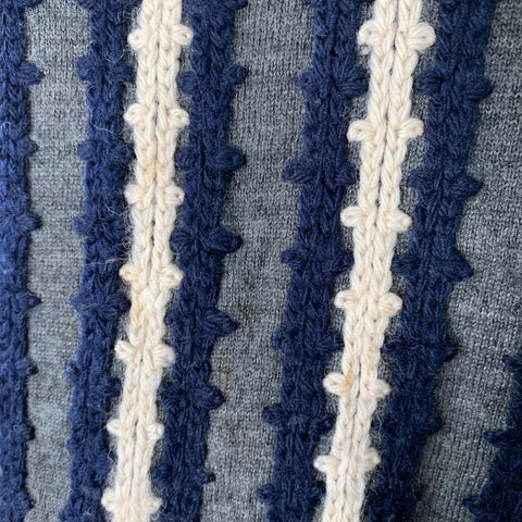 DRIES VAN NOTEN Taille XL Pull col V en laine rayé gris marine crème
