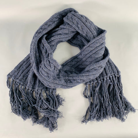 Écharpe en maille torsadée bleu marine vintage avec franges