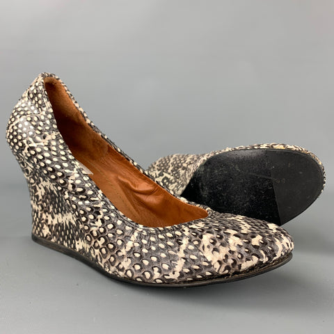 LANVIN Talla 8 Zapatos de tacón con cuña de piel de serpiente gris y blanco