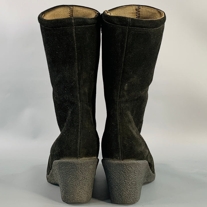 AQUATALIA Size 9.5 Black Suede Waterproof Crepe Sole Boots