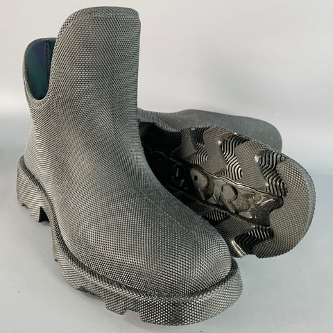 BURBERRY Size 10 Marsh Low Black Textured Rubber Lug Sole Ankle Rain Boots