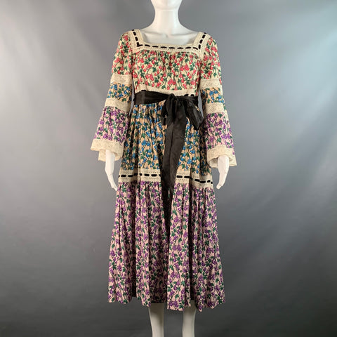 MARC JACOBS Size 6 Cream Multi-Color Floral A-Line Mid-Calf Dress – Sui Generis Designer Consignment