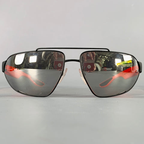 PRADA Lunettes de soleil Aviateur en métal noir et rouge