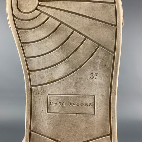 MARC JACOBS Zapatillas sin cordones de cuero texturizado dorado talla 7.5
