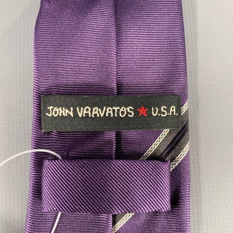Cravate en soie à rayures diagonales violettes, noires et blanches JOHN VARVATOS