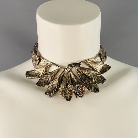 Collier ras-de-cou vintage en métal feuilles argentées
