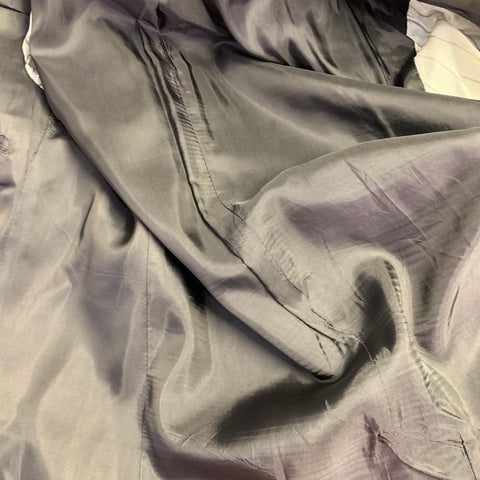 Costume J. LINDEBERG taille 40 coupe classique noir gris en laine, revers en pointe, un bouton