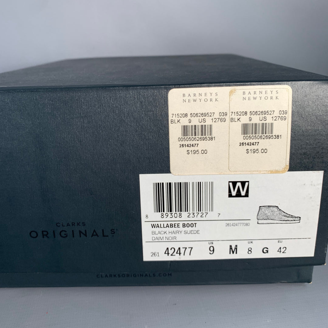 CLARKS Size 9 Wallabee Black Suede Crepe Sole Moccasin Ankle  display picture 3