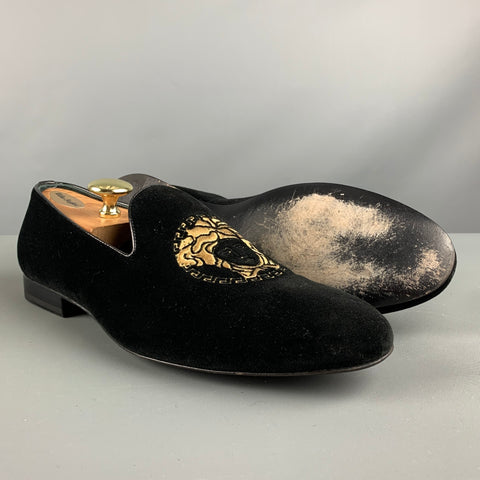 VERSACE Talla 9 Mocasines sin cordones de terciopelo con bordado dorado negro