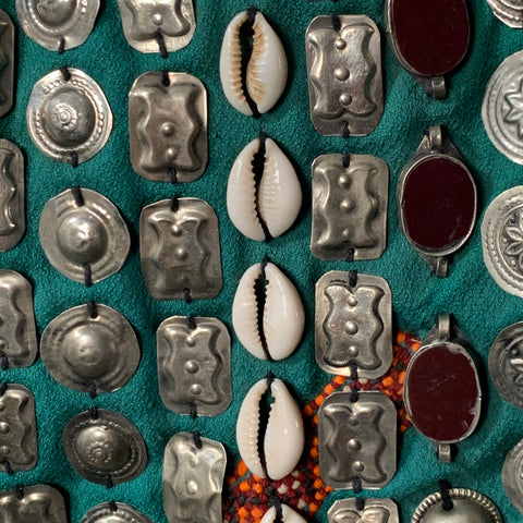 VINTAGE Size L Green Silver Beaded Cowrie Shells Open Front Vest