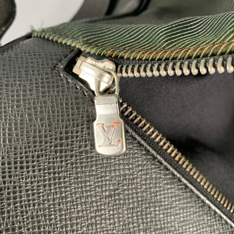 LOUIS VUITTON -Taiga Dersou- Black Dark Green Nylon Leather Messenger Bag