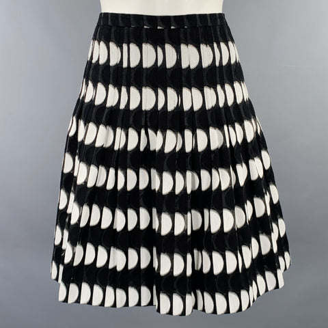 AKRIS Size 4 Black White Cotton Blend Polka Dot Pleated Skirt