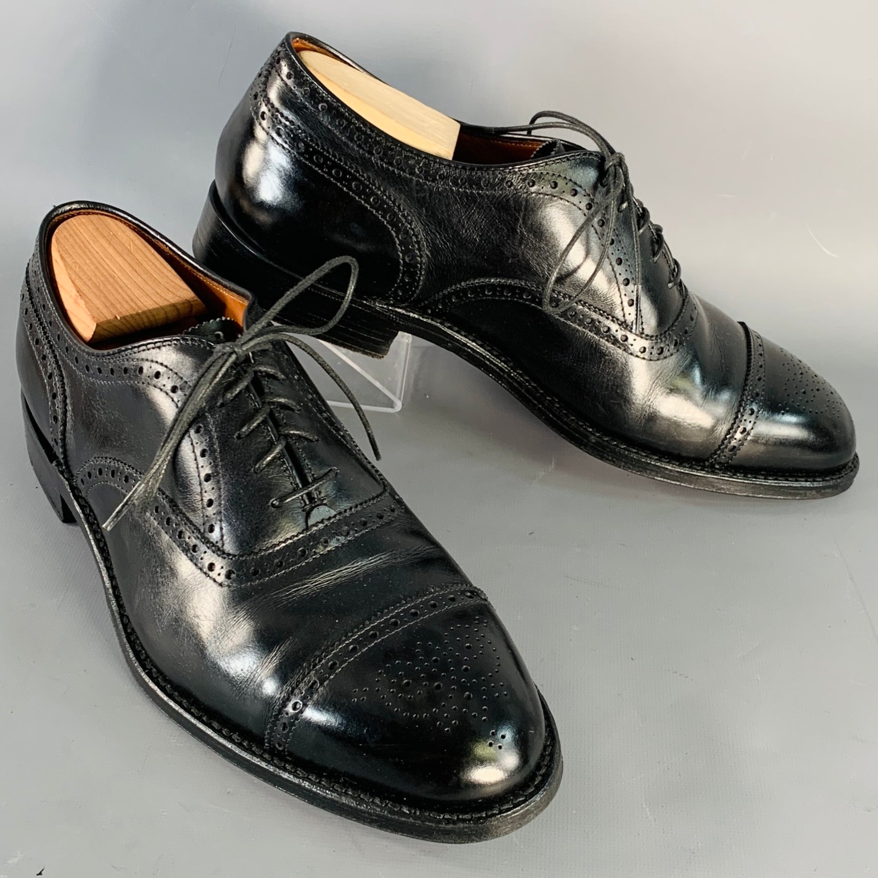 ALDEN Size 10 Black Perforated Leather Oxford  Wingtip Cap Toe Lace-Up Shoes ALDEN Size 10 Black Perforated Leather Oxford Wingtip Cap  main image 3