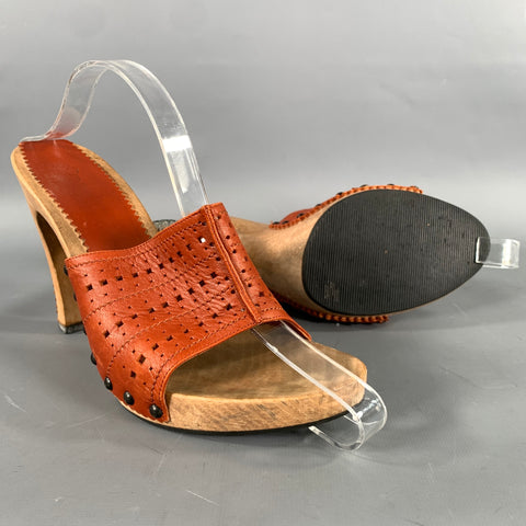 YVES SAINT LAURENT Size 9 Orange Rust Leather 1506 9070 39 Lazer Cut Sandals