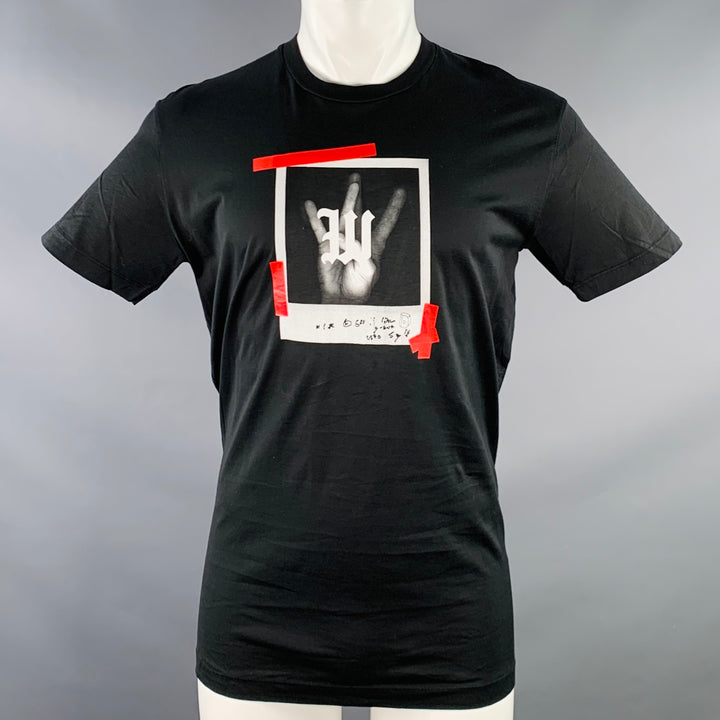 DSQUARED2 Size M Black White Red Photograph Print Cotton Crew-Neck T-shirt