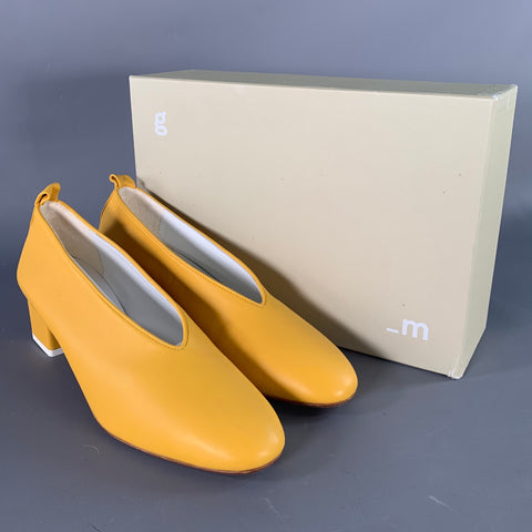 GRAY MATTERS Size 9 Mildred Classic Mustard Yellow Leather Almond Toe Pumps