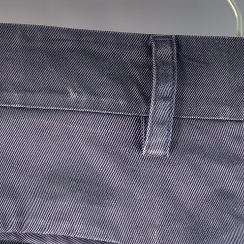 Pantalon décontracté VALENTINO taille 30 en sergé de coton mélangé bleu marine et beige, coupe fuselée, braguette zippée.
