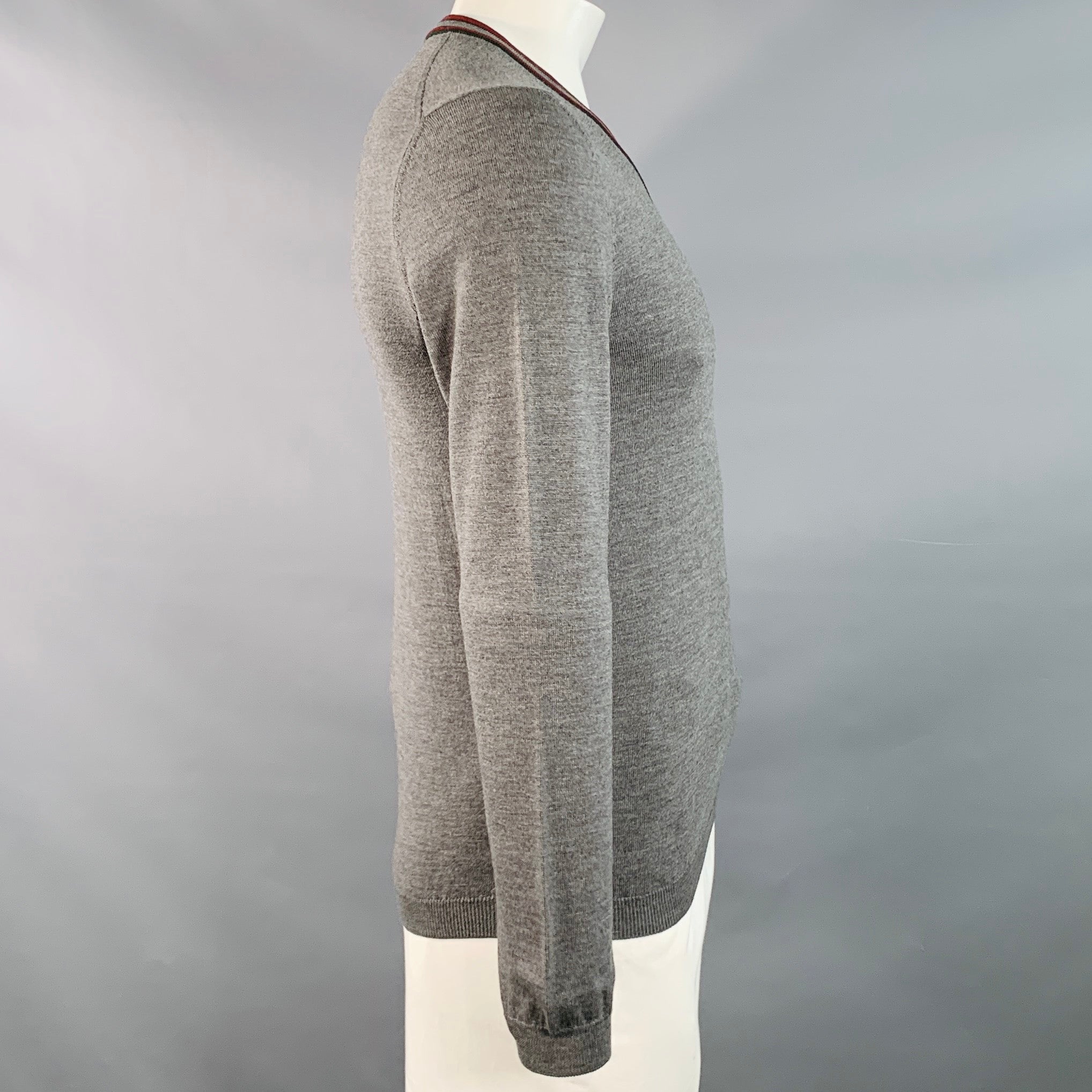 GUCCI Size L Grey Red Green Contrast Trim Wool V-Neck Pullover