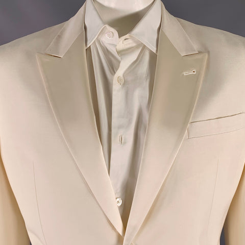 GIORGIO ARMANI Size 42 White Silk Peak Lapel Sport Coat