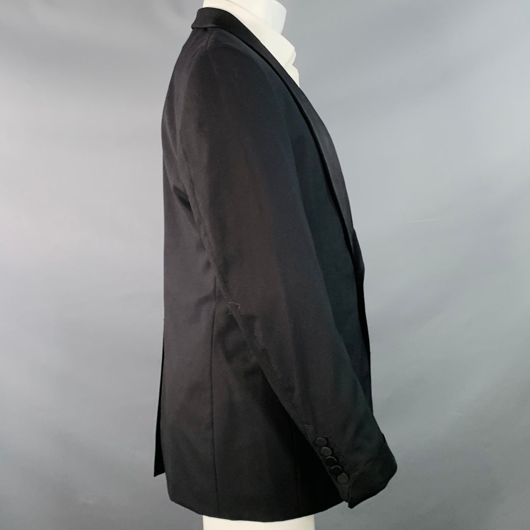 TOM FORD Size 40 Regular Black Wool Shawl Lapel Sport Coat