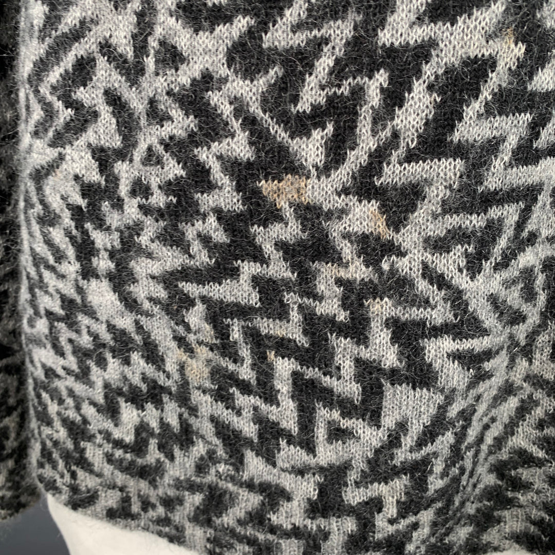 SAINT LAURENT 2019 Size L Grey Black Zig Zag Wool Blend Crew Neck Sweater