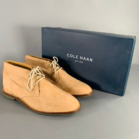COLE HAAN Size 9.5 Tan Suede Lace-Up Chukka Ankle Boots