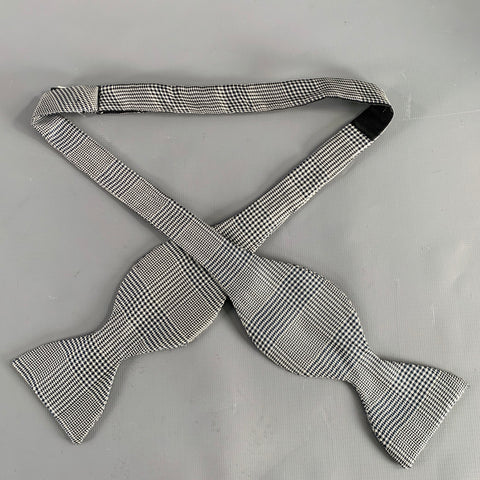 BERGDORF GOODMAN Navy White Glenplaid Silk Bow Tie