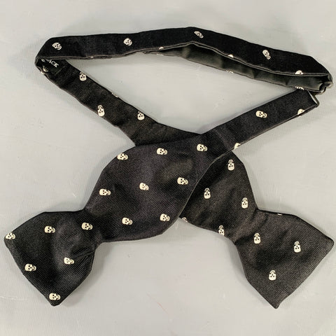 BARKER BLACK Black White Skull Silk Bow Tie