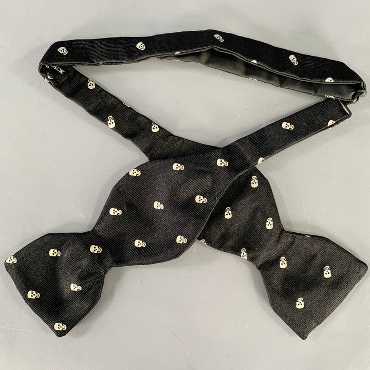 BARKER BLACK Black White Skull Silk Bow Tie