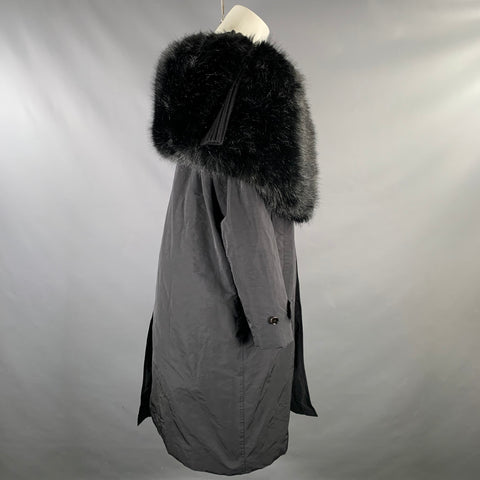 BURBERRY Fall-Winter 2022  Size 40 Black Textured Polyamide Off-Shoulder Coat