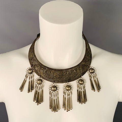 Collier PAPILLON FLEURS en Métal Argenté Repoussé VINTAGE