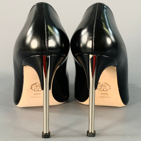 ALEXANDER MCQUEEN Taille 9.5 Escarpins à talons aiguilles en cuir noir avec clous argentés