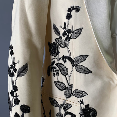 ALEXANDER MCQUEEN Size 38 Cream Black Embroidery Wool Mohair Sport Coat