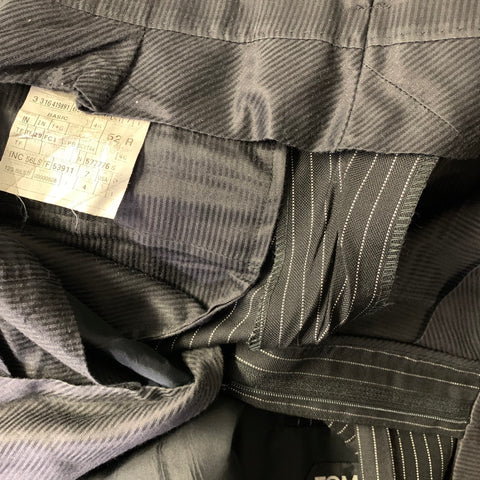 TOM FORD Chest Size 42 Black White Pinstripe Wool mohair Peak Lapel 34 31 Suit
