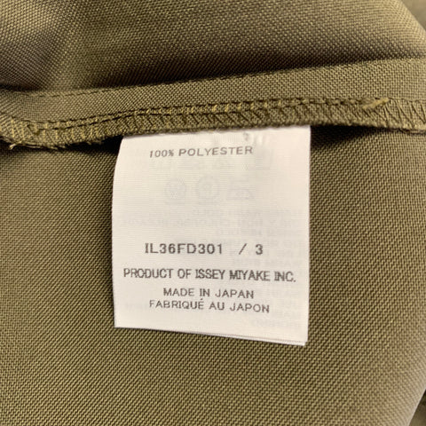 Veste ISSEY MIYAKE en polyester vert olive, taille L, manches dolman
