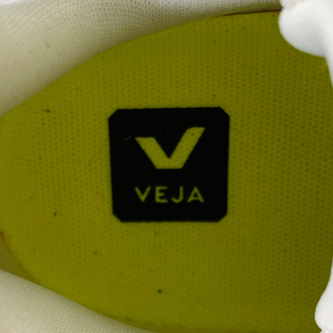 VEJA Size 9 Beige Navy Mixed Materials Sneakers