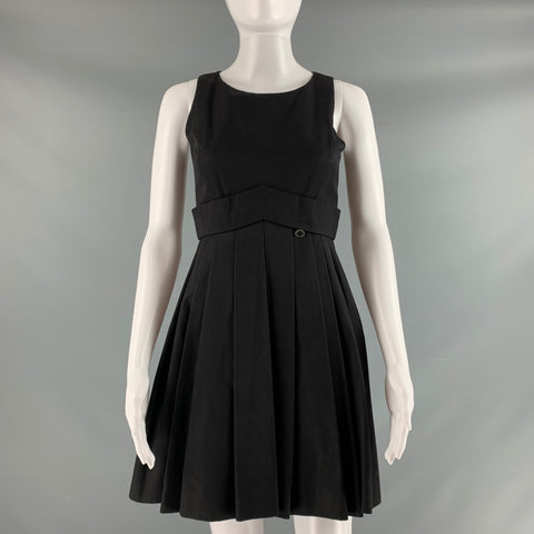 CHANEL Talla 2 Vestido sin mangas plisado de algodón negro