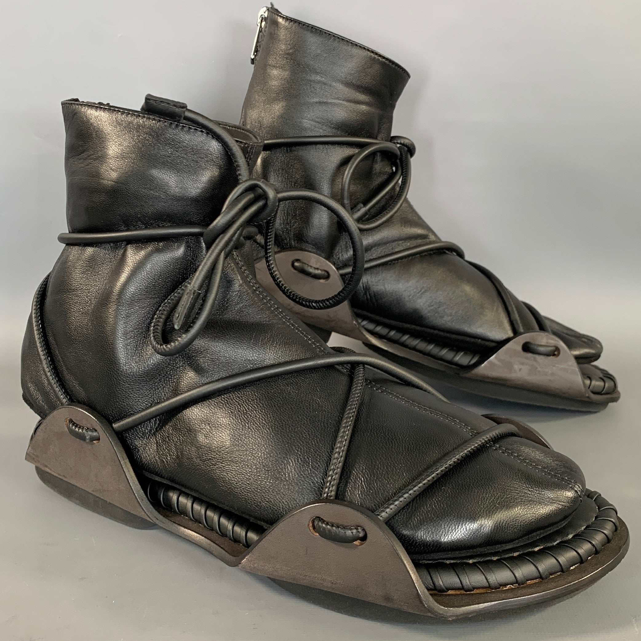 SALVATORE FERRAGAMO Size 10 Black Leather Gladiator Sandals – Sui