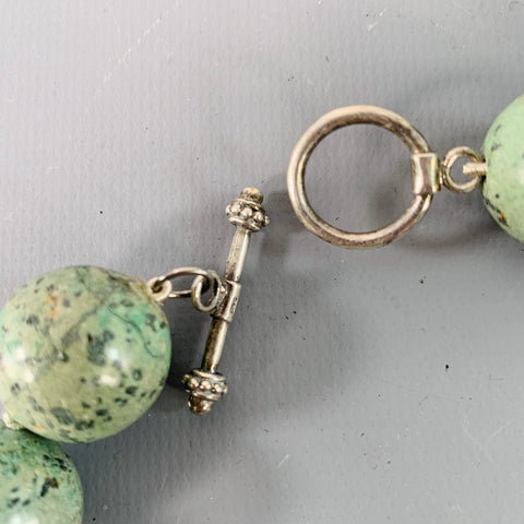 VINTAGE Green Black Marbled Chunky Beaded Necklace