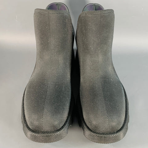 BURBERRY Size 10 Marsh Low Black Textured Rubber Lug Sole Ankle Rain Boots