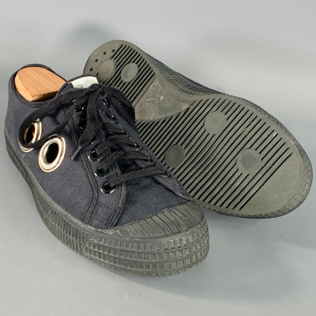NOVESTA x COMME des GARCONS Size 10 Black Grommets Cotton Canvas Low Top Sneakers