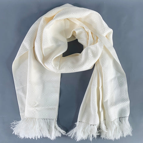 Écharpe vintage en soie jacquard crème à franges géométriques