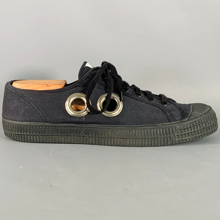NOVESTA x COMME des GARCONS Size 10 Black Grommets Cotton Canvas Low Top Sneakers