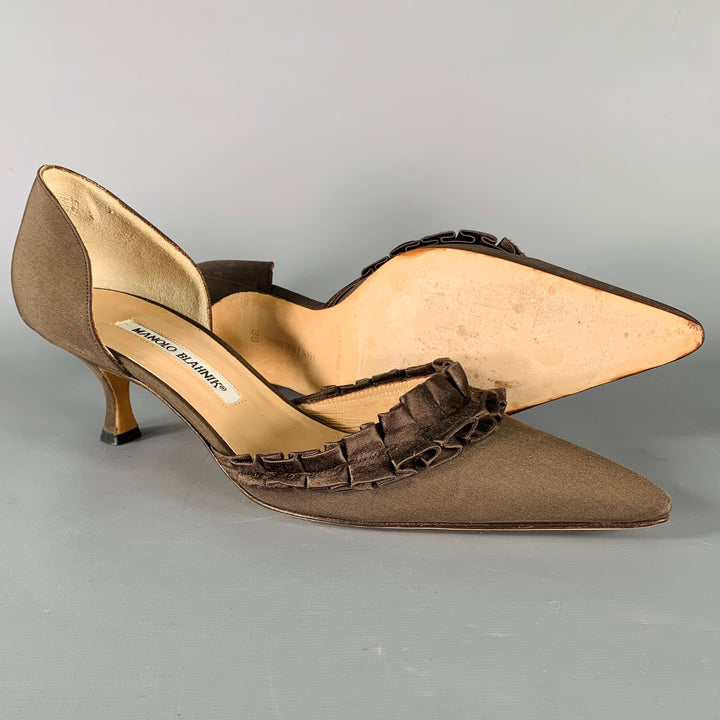 MANOLO BLAHNIK Size 9 Brown Silk Ruffled Kitten Heels Pumps
