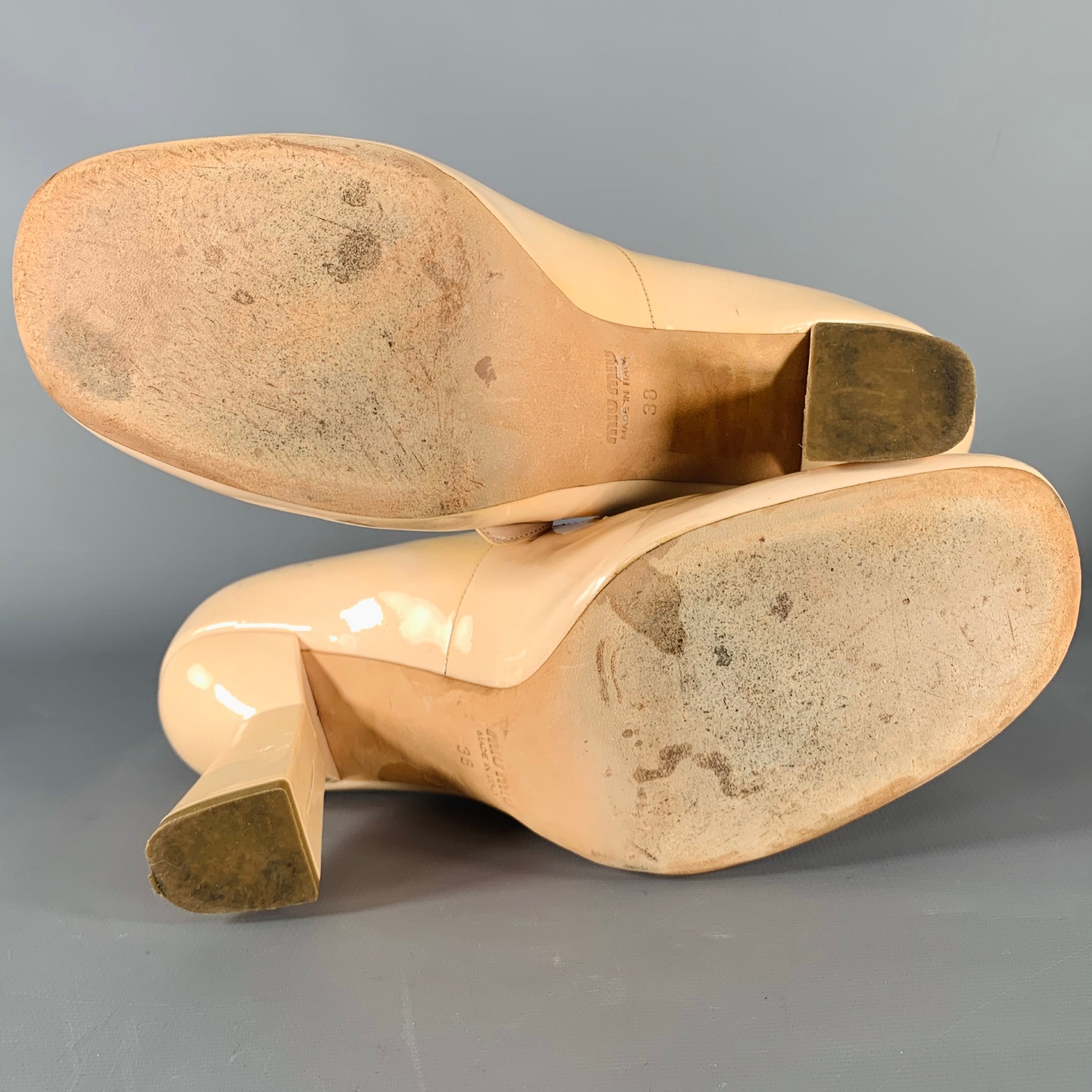 MIU MIU Size 8 Nude Patent Leather Mary Jane Pumps – Sui Generis