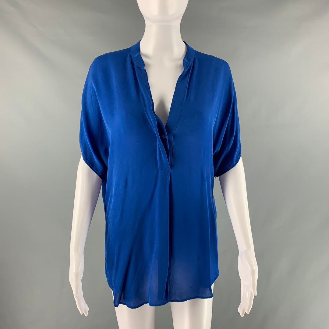 VINCE Size M Blue Silk Short Sleeve Casual Top – Sui Generis 