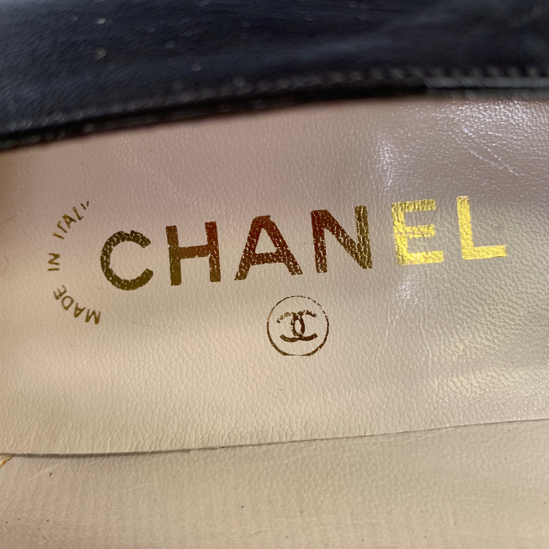 CHANEL Size 8.5 Brown Logo Kitten Heel Pumps
